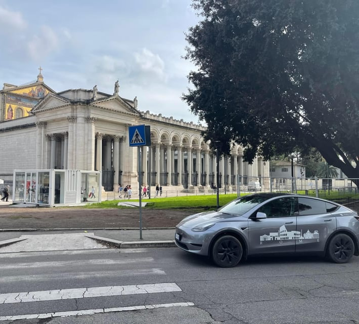 Auto mit Fahrer für die Tour der päpstlichen Basiliken